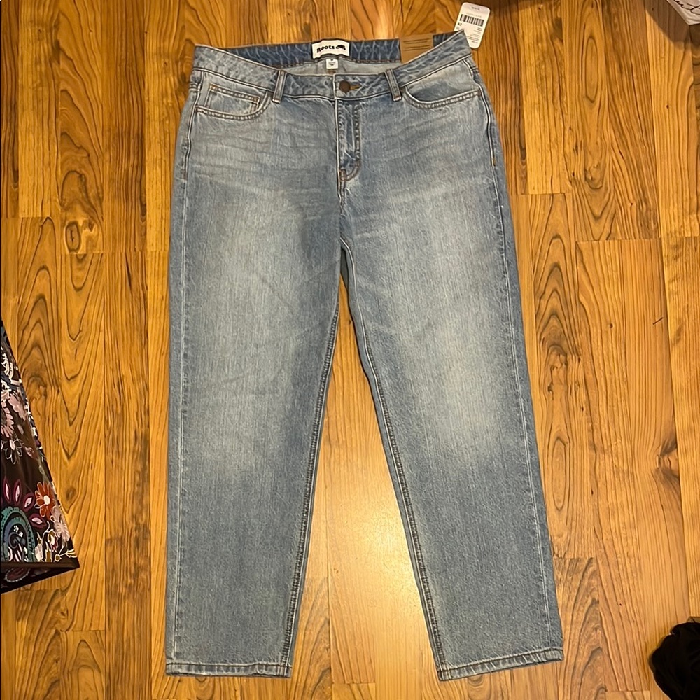Blue Straight Jeans with Classic Cut and Subtle Fading